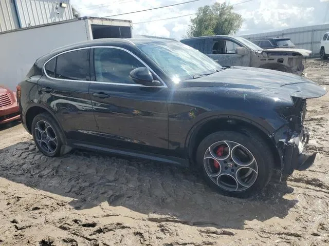 ZASFAKAN8J7B83323 2018 2018 Alfa Romeo Stelvio 4