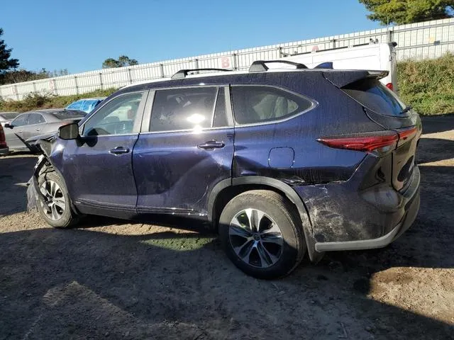 5TDKBRCH0PS570886 2023 2023 Toyota Highlander- Hybrid Xle 2