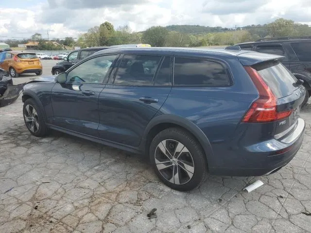 YV4102WK6N2089607 2022 2022 Volvo V60- T5 Momentum 2