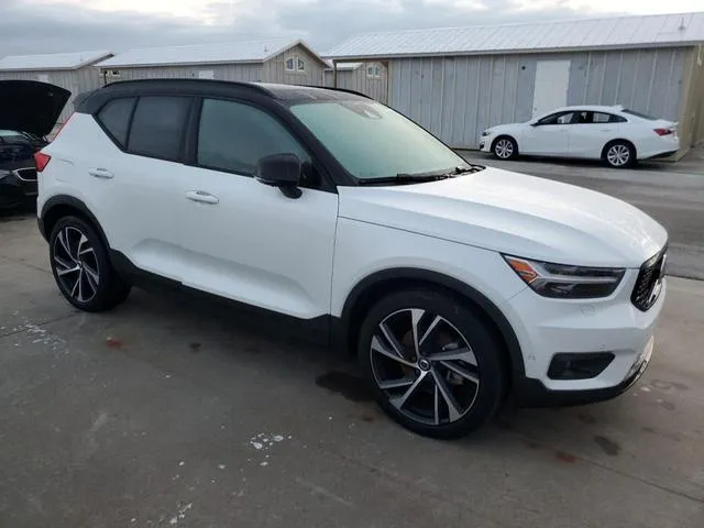 YV4162UM8M2528016 2021 2021 Volvo XC40- T5 R-Design 4