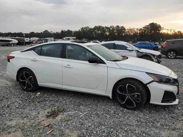 1N4BL4CV6PN381399 2023 2023 Nissan Altima- SR 4