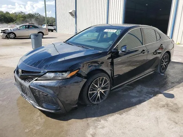 4T1G11AK8MU530101 2021 2021 Toyota Camry- SE 1