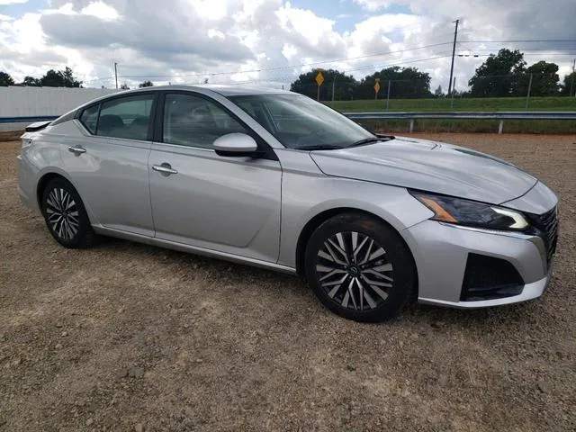 1N4BL4DV1PN373645 2023 2023 Nissan Altima- SV 4