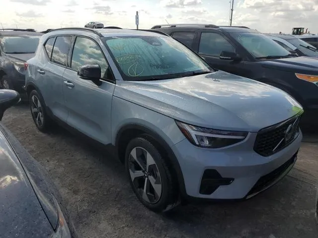 YV4L12UKXR2232072 2024 2024 Volvo XC40- Core 4