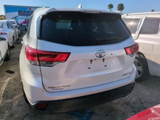 5TDJZRFH7JS545400 2018 2018 Toyota Highlander- SE 6