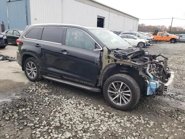 5TDJZRFH7JS871813 2018 2018 Toyota Highlander- SE 4