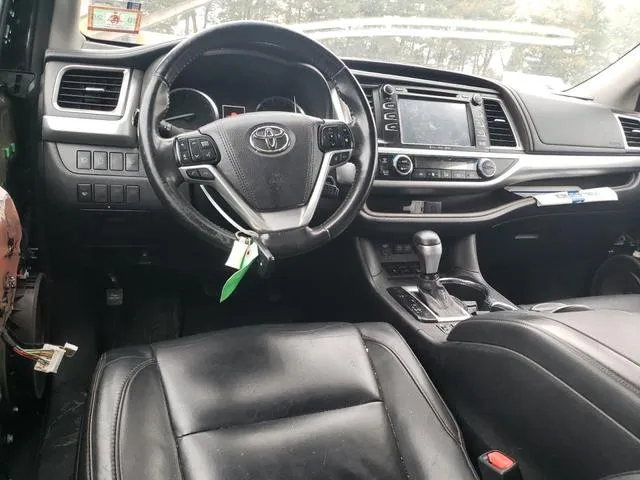 5TDJZRFH7JS871813 2018 2018 Toyota Highlander- SE 7