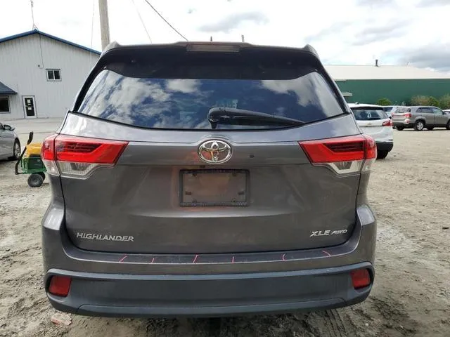 5TDJZRFH3JS875194 2018 2018 Toyota Highlander- SE 6