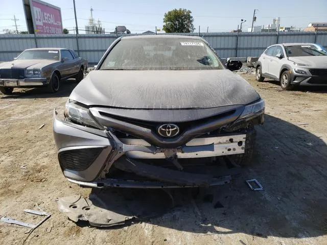 4T1G11AK5MU558972 2021 2021 Toyota Camry- SE 5