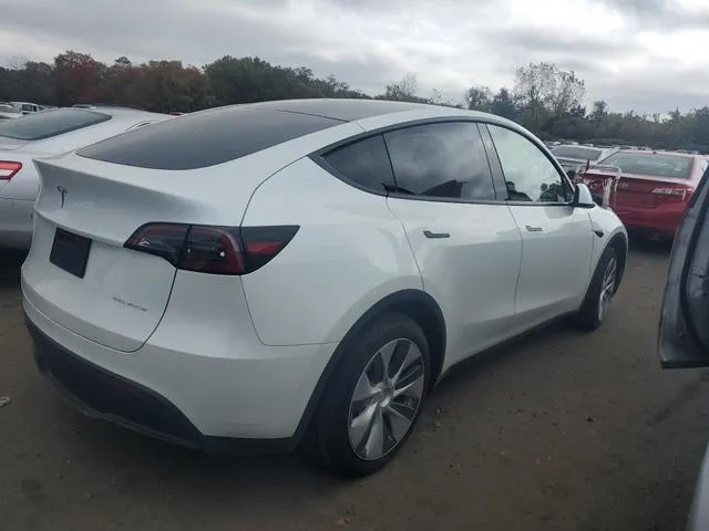 7SAYGAEE3RF060557 2024 2024 Tesla MODEL Y 3