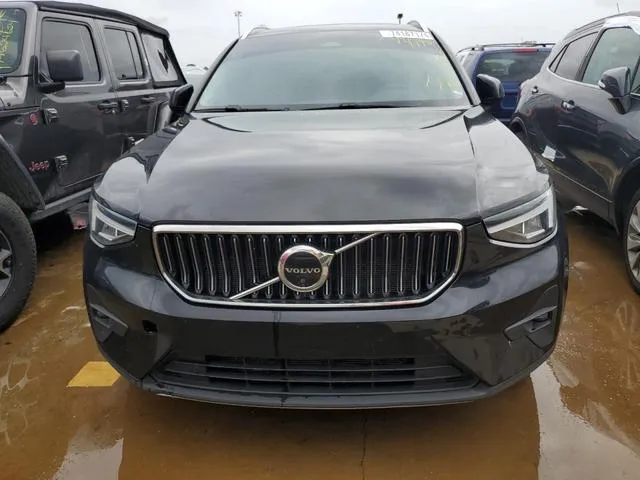 YV4L12UE5P2042610 2023 2023 Volvo XC40- Plus 5