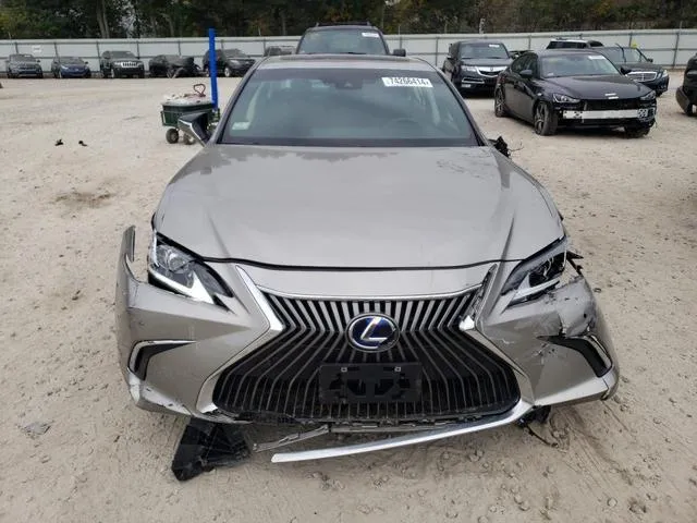 58AEA1C10MU006039 2021 2021 Lexus ES- 300H Luxury 5