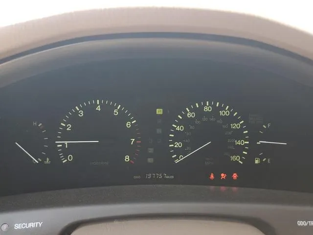 JT8UF22E8S0002519 1995 1995 Lexus LS- 400 9