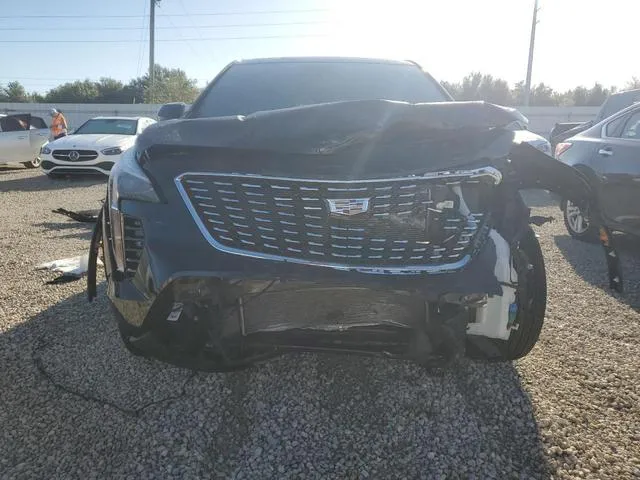 1GYAZAR45NF136810 2022 2022 Cadillac XT4- Luxury 5