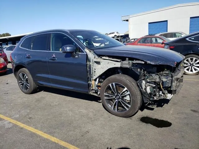 YV4BR0DK2L1424107 2020 2020 Volvo XC60- T8 Momentum 4