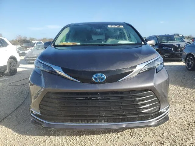 5TDYRKECXRS208338 2024 2024 Toyota Sienna- Xle 5