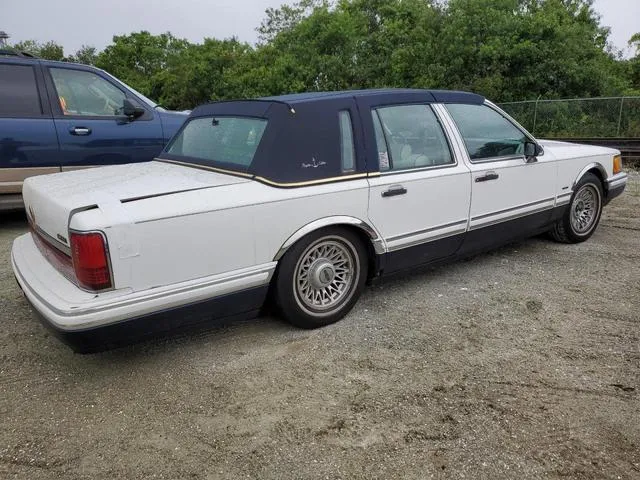 1LNLM82W1RY772678 1994 1994 Lincoln Town Car- Signature 3