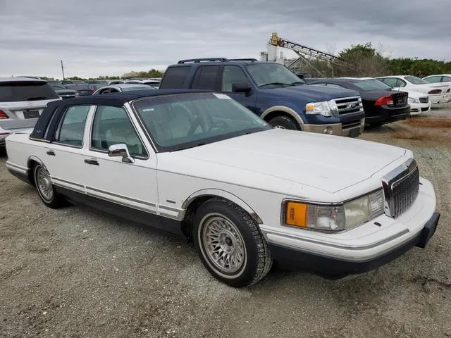 1LNLM82W1RY772678 1994 1994 Lincoln Town Car- Signature 4