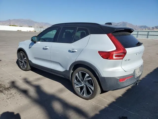 YV4162UM8M2570671 2021 2021 Volvo XC40- T5 R-Design 2