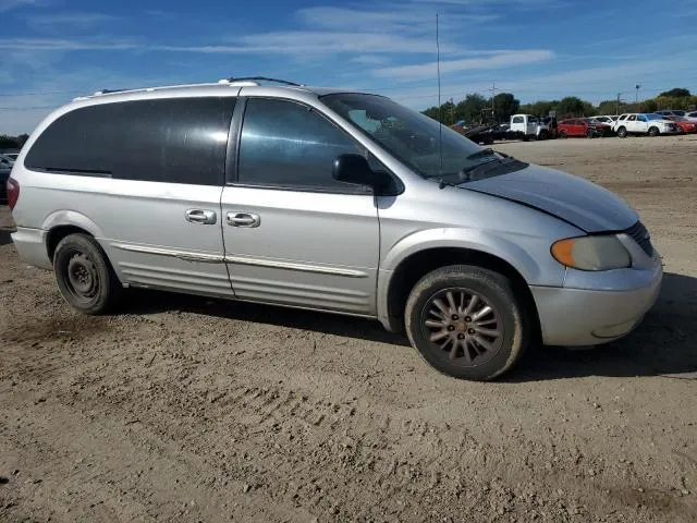 2C8GP64L52R543627 2002 2002 Chrysler Town and Country- Limited 4