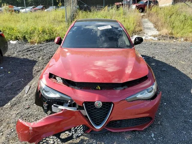 ZARFAEEN2H7561429 2017 2017 Alfa Romeo Giulia- Ti Q4 5