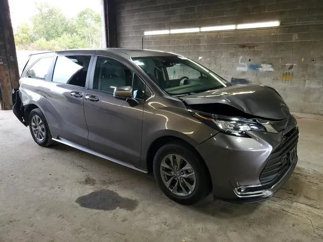 5TDYRKEC5PS146652 2023 2023 Toyota Sienna- Xle 4