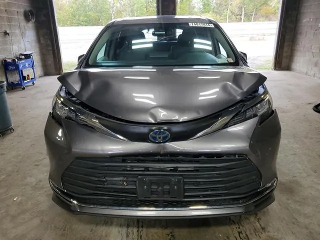 5TDYRKEC5PS146652 2023 2023 Toyota Sienna- Xle 5