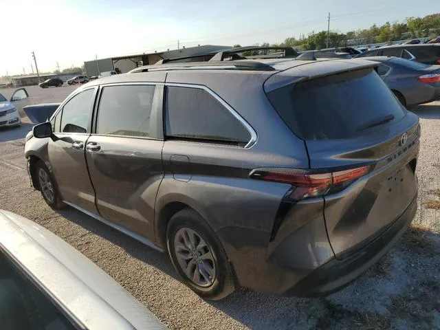 5TDYRKEC6NS101183 2022 2022 Toyota Sienna- Xle 2