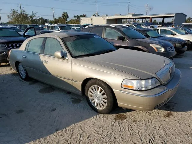 1LNHM81W14Y684827 2004 2004 Lincoln Town Car- Executive 4