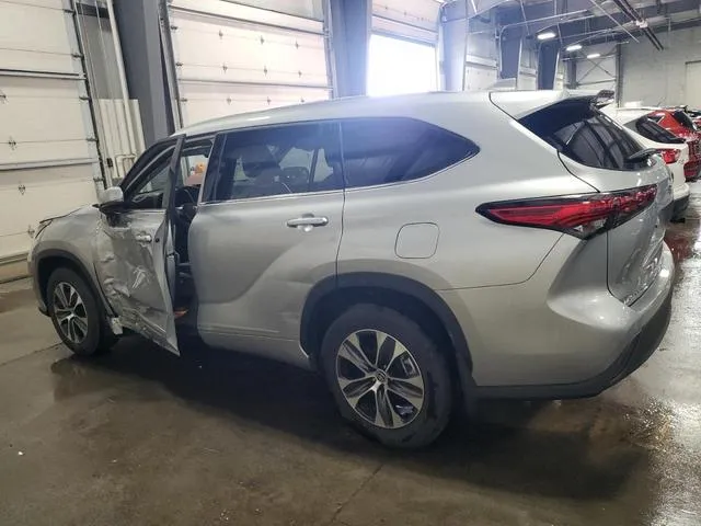 5TDHZRBH1MS539357 2021 2021 Toyota Highlander- Xle 2