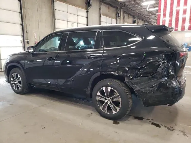 5TDGZRBHXNS566375 2022 2022 Toyota Highlander- Xle 2