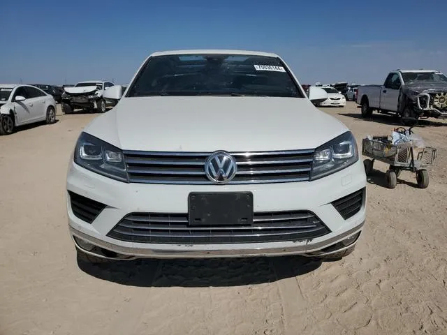 WVGRF7BP7HD000974 2017 2017 Volkswagen Touareg- Wolfsburg 5