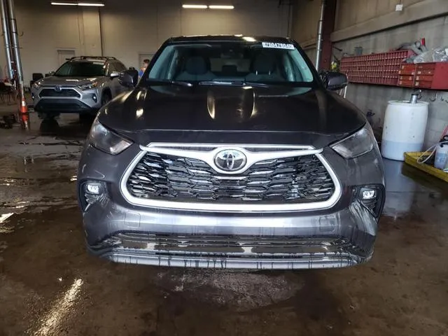 5TDKDRBH1RS565646 2024 2024 Toyota Highlander- LE 5