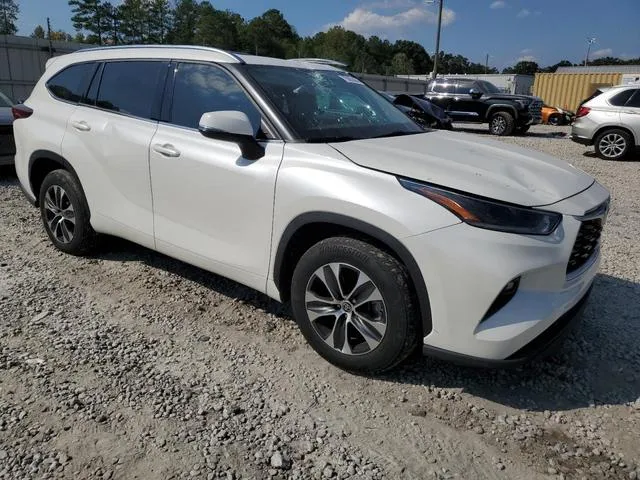 5TDGZRAH2MS526288 2021 2021 Toyota Highlander- Xle 4