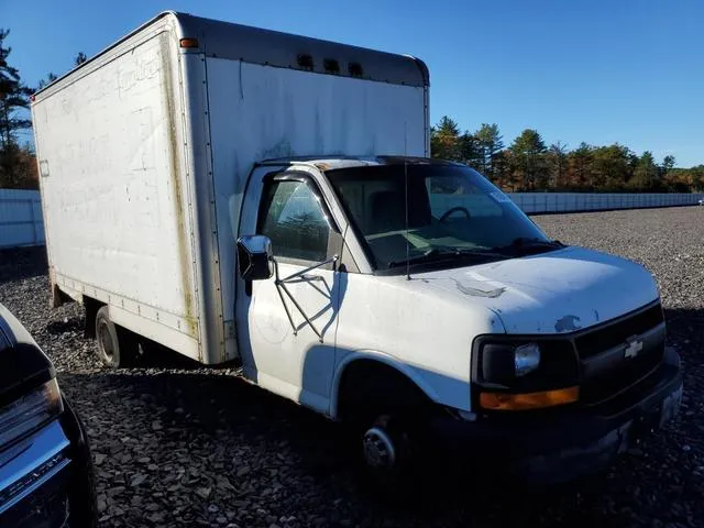 1GBJG31U941144444 2004 2004 Chevrolet Express 4