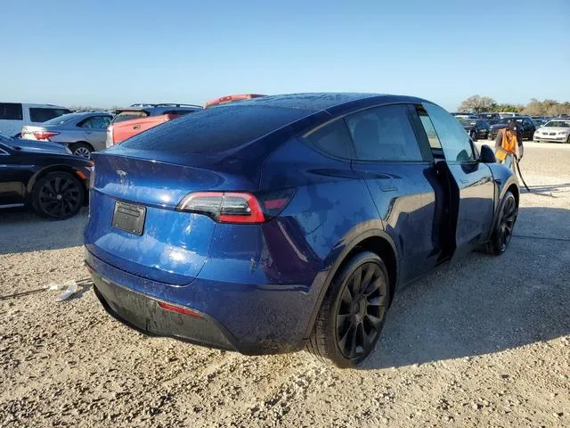 7SAYGDEE9NF381854 2022 2022 Tesla MODEL Y 3