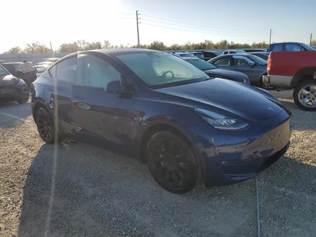 7SAYGDEE9NF381854 2022 2022 Tesla MODEL Y 4