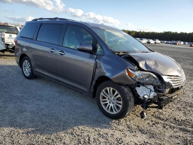 5TDYZ3DC7HS841269 2017 2017 Toyota Sienna- Xle 4