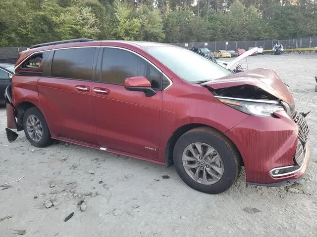 5TDYRKEC2MS069265 2021 2021 Toyota Sienna- Xle 4