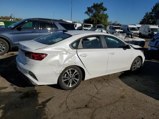 3KPF24AD9RE810423 2024 2024 KIA Forte- LX 3