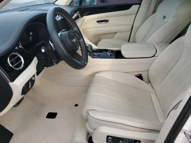 SJAAM2ZV4NC011285 2022 2022 Bentley Bentayga 7