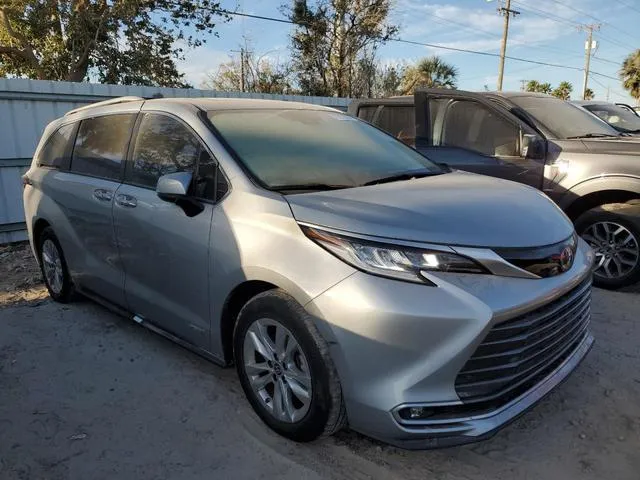 5TDZRKEC5MS041271 2021 2021 Toyota Sienna- Limited 4