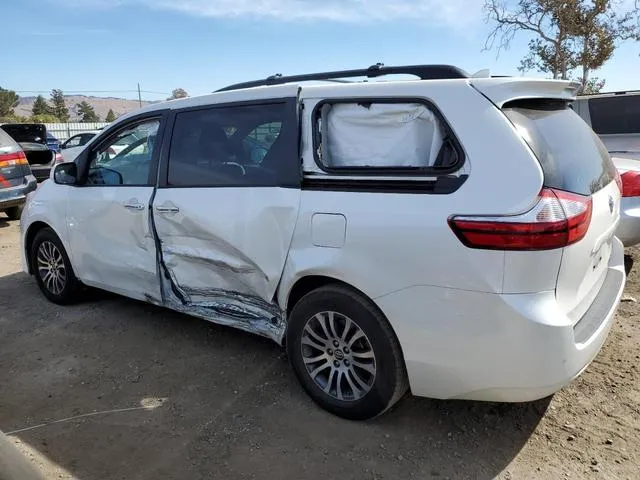 5TDYZ3DC2KS007028 2019 2019 Toyota Sienna- Xle 2