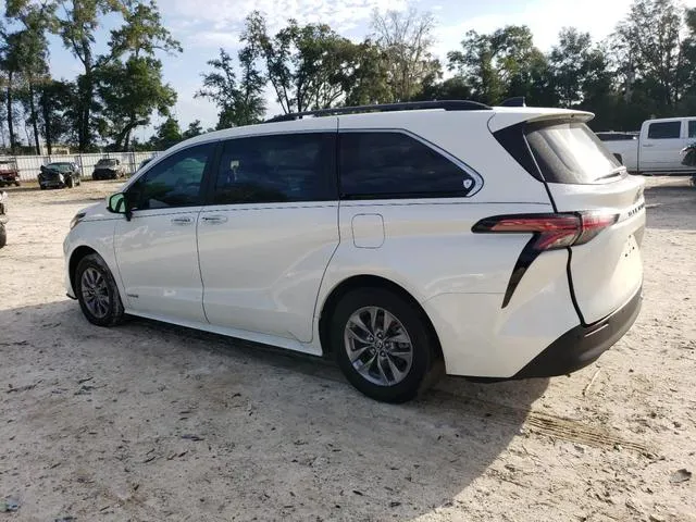 5TDYRKEC2MS006635 2021 2021 Toyota Sienna- Xle 2