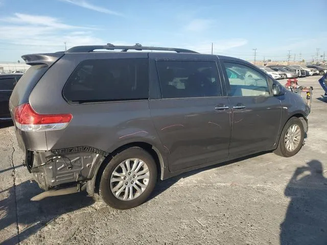 5TDYK3DC3DS331032 2013 2013 Toyota Sienna- Xle 3