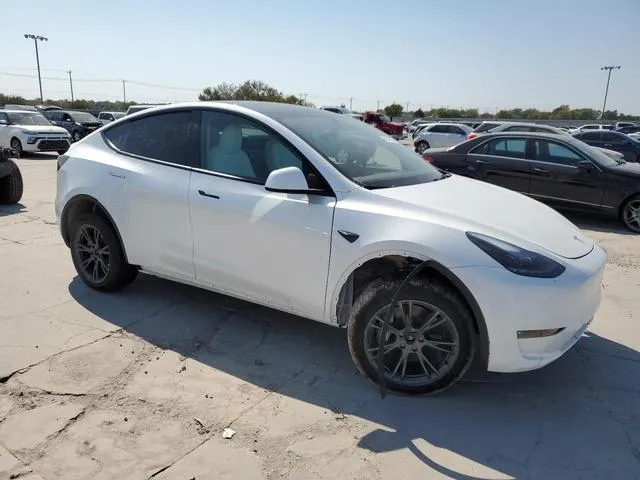 7SAYGDEEXRA304669 2024 2024 Tesla MODEL Y 4