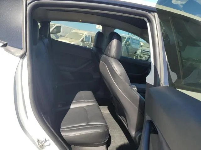 5YJYGDEE1MF097436 2021 2021 Tesla MODEL Y 10