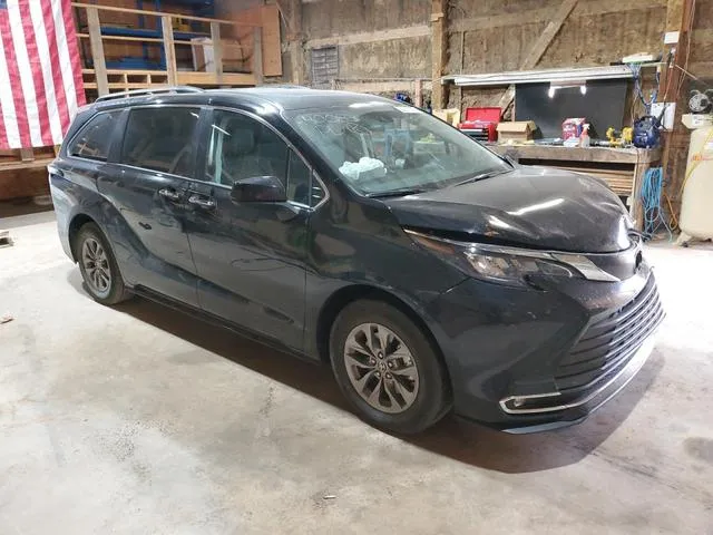 5TDYRKEC5RS195370 2024 2024 Toyota Sienna- Xle 4