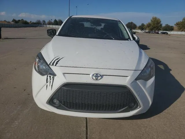 3MYDLBYV3KY522720 2019 2019 Toyota Yaris- L 5