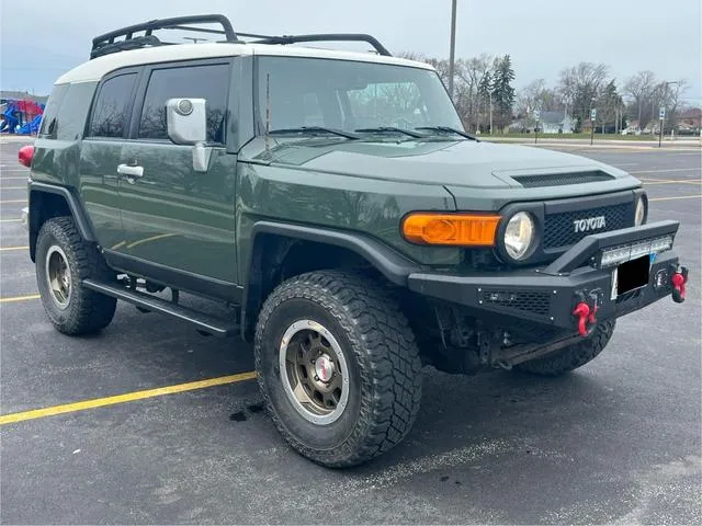 JTEBU4BFXAK083640 2010 2010 Toyota FJ Cruiser 1